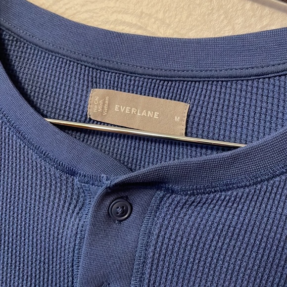 Everlane Blue Henley Top - Picture 3 of 5